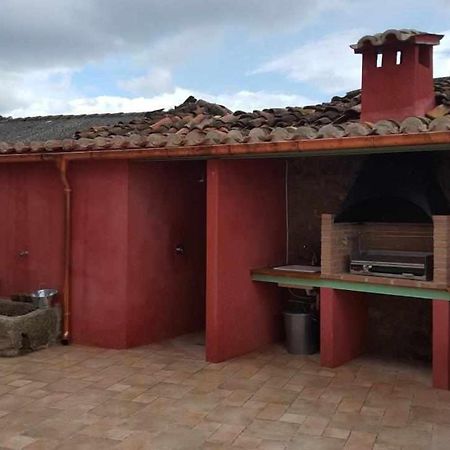 Casa Rural Rojo Del Tietar La Iglesuela Exterior photo