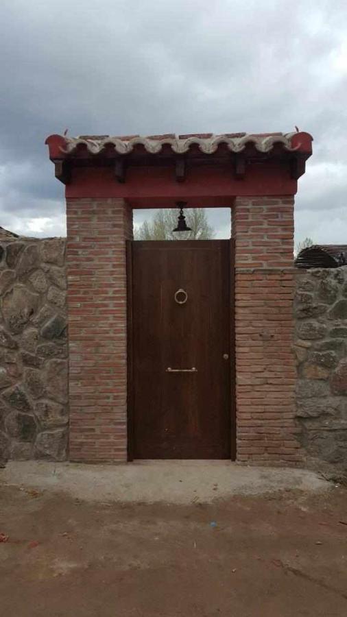 Casa Rural Rojo Del Tietar La Iglesuela Exterior photo